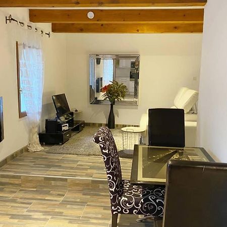 Calme Dans Maison De Village 60M2 Super Confort Динь-ле-Бен Экстерьер фото