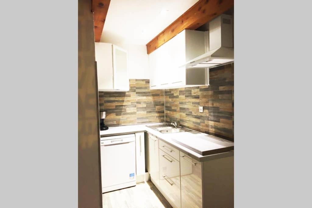 Calme Dans Maison De Village 60M2 Super Confort Динь-ле-Бен Экстерьер фото