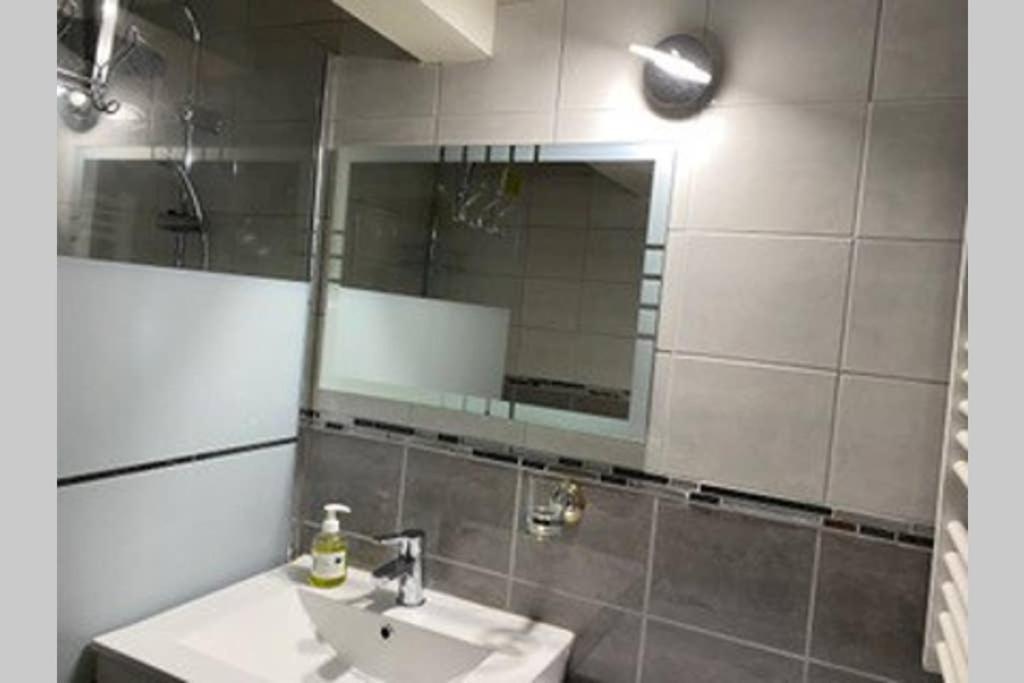 Calme Dans Maison De Village 60M2 Super Confort Динь-ле-Бен Экстерьер фото